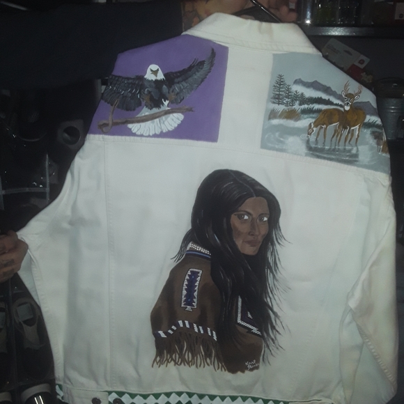 Muraled jacket - Picture 3 of 7